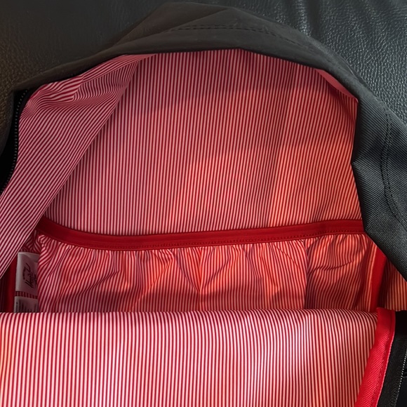 Herschel Classic XL Backpack | Calypso Coral Gradient | School Laptop Bag Travel - Picture 6 of 6